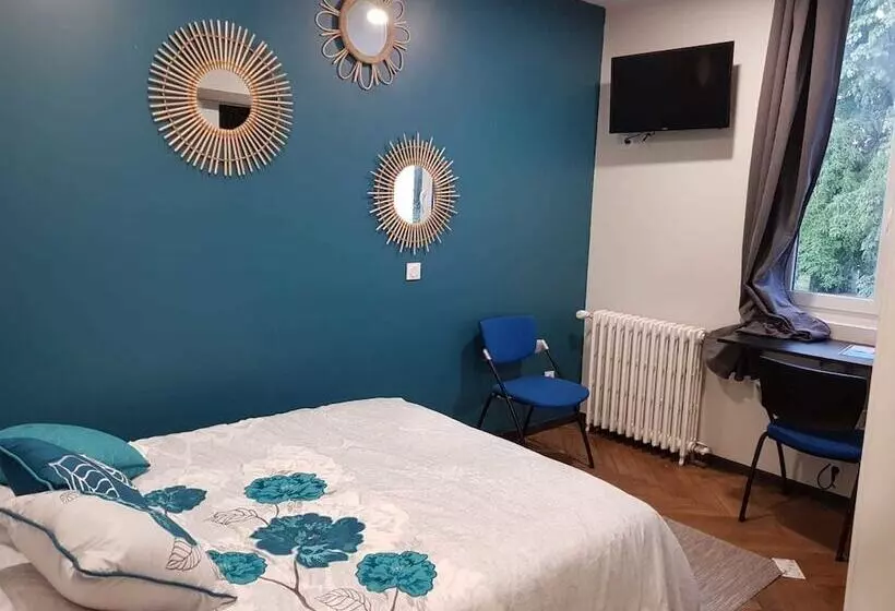 Aamiaismajoitus (B&B) Hameau Des Essarts