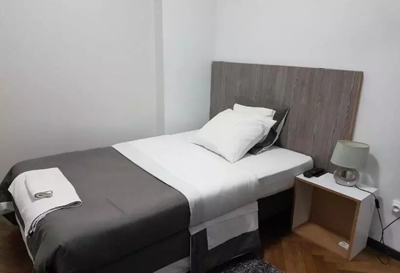 Aamiaismajoitus (B&B) Hameau Des Essarts