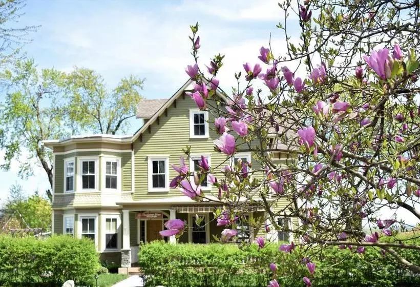 Danskammer House Bed & Breakfast