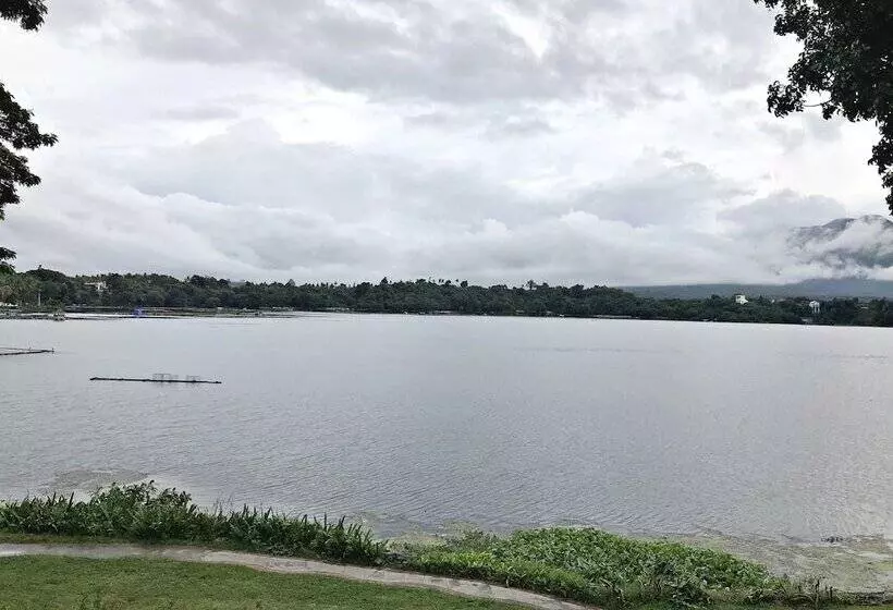 ホテル Ang Tahanan Ni Aling Meding