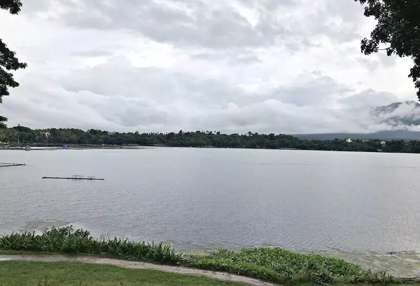 ホテル Ang Tahanan Ni Aling Meding