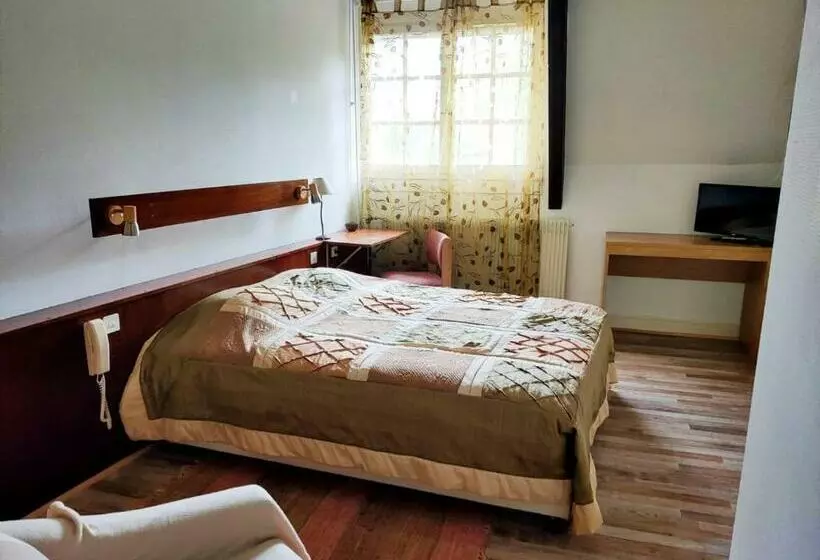 Hotelli Auberge Du Val D’ouche