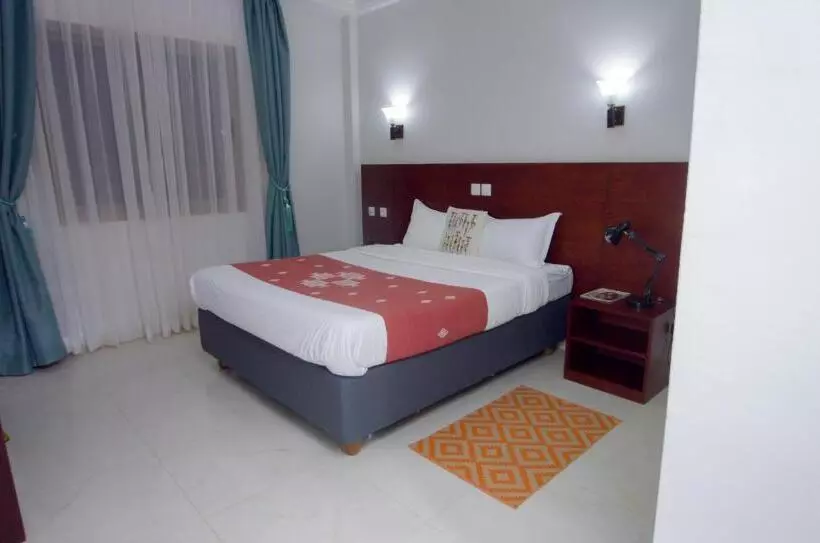هتل Hôtel La Rose Blanche Korhogo