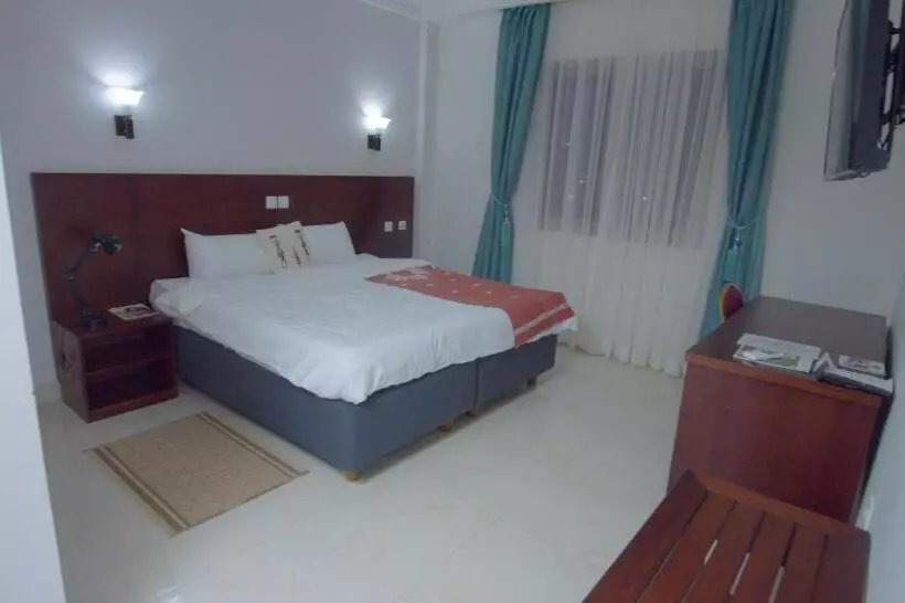 هتل Hôtel La Rose Blanche Korhogo
