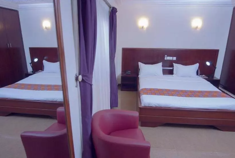 هتل Hôtel La Rose Blanche Korhogo