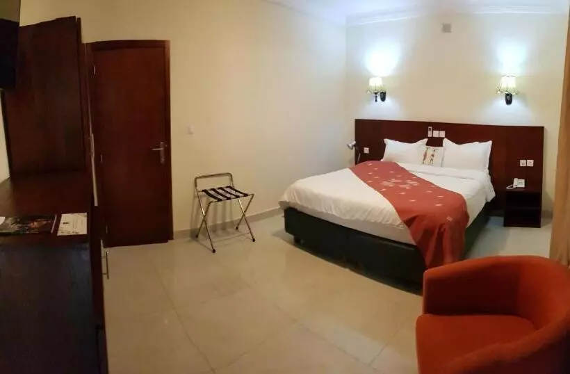 هتل Hôtel La Rose Blanche Korhogo