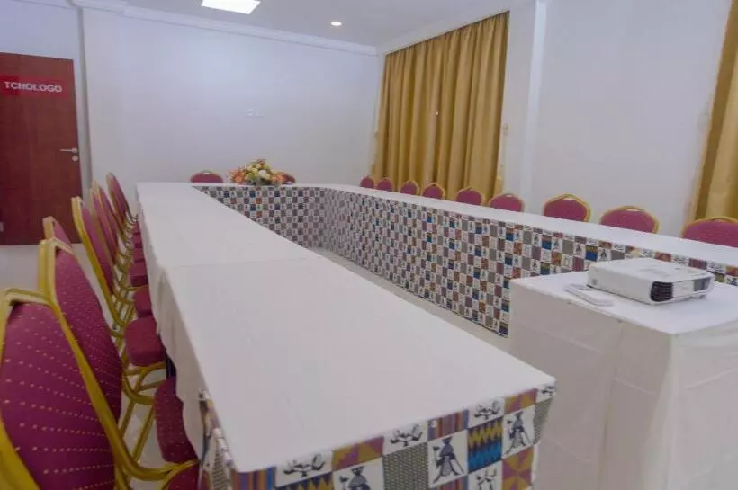 هتل Hôtel La Rose Blanche Korhogo