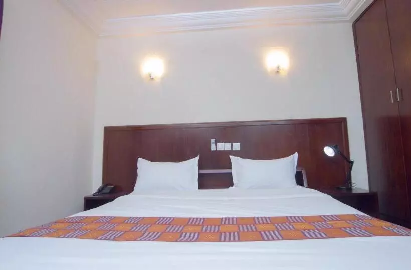 هتل Hôtel La Rose Blanche Korhogo