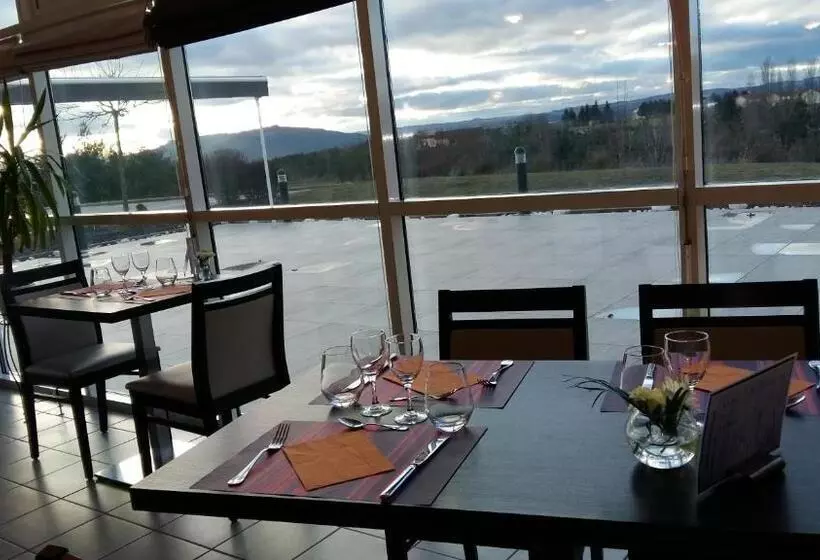 Hotelli Les Balcons Du Velay