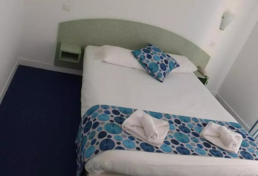 Hotelli Les Balcons Du Velay