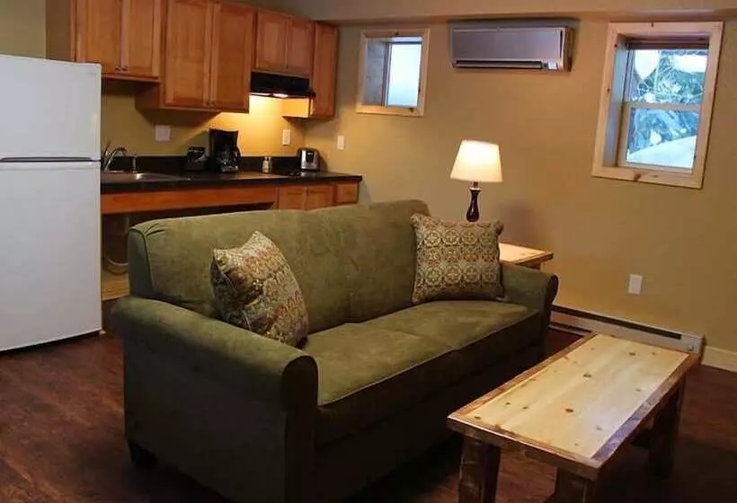 Motelli Tahquamenon Suites Lodging