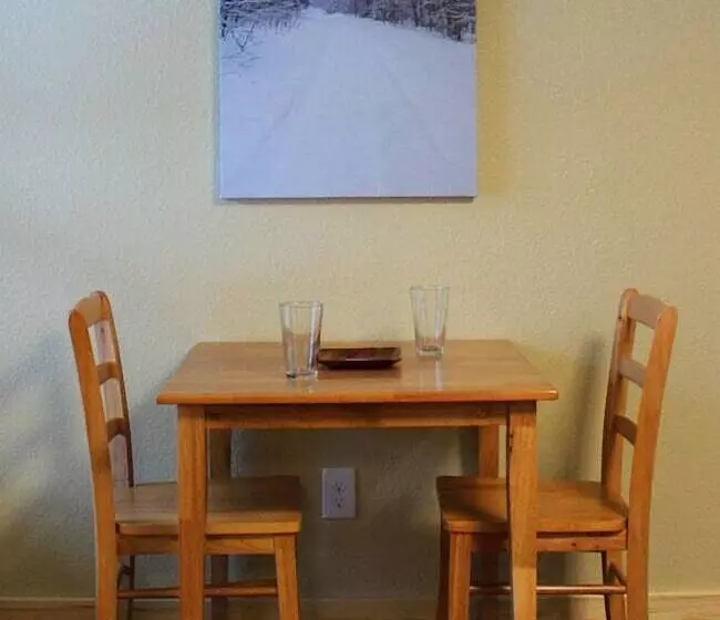 Motelli Tahquamenon Suites Lodging