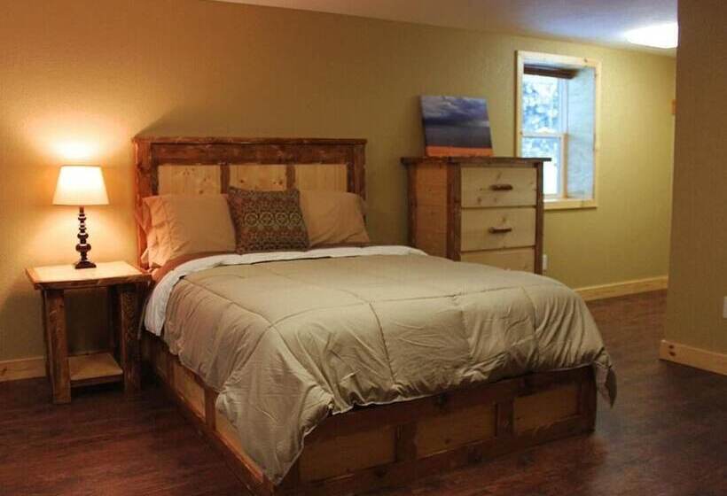 فندق على الطريق Tahquamenon Suites Lodging