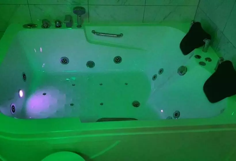 ペンション Deltix Apartments