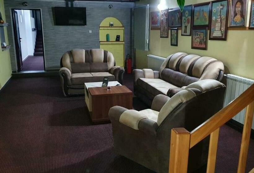 پانسیون Deltix Apartments