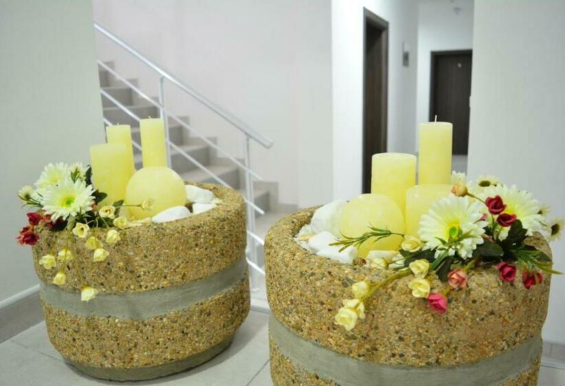 پانسیون Deltix Apartments