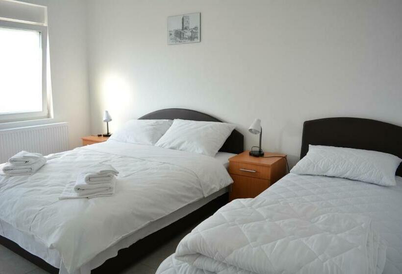 پانسیون Deltix Apartments