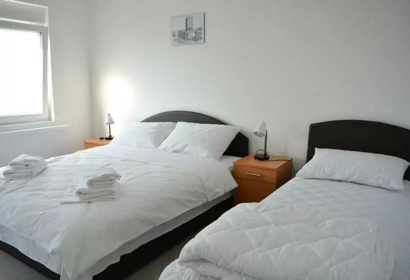 ペンション Deltix Apartments