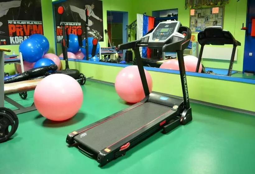 ペンション Deltix Apartments