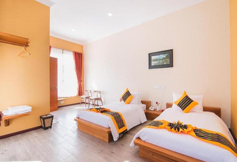 هتل Royal Airstrip  By Phyu Zin Group Of S