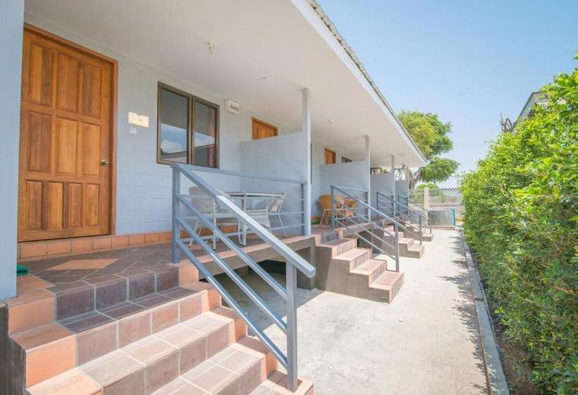 هتل Royal Airstrip  By Phyu Zin Group Of S