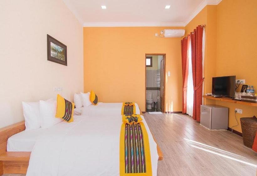 هتل Royal Airstrip  By Phyu Zin Group Of S