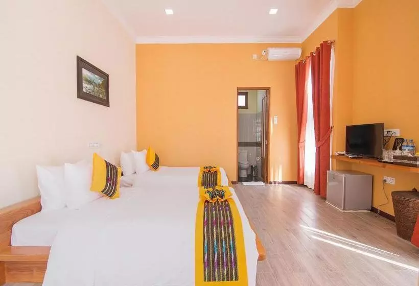 هتل Royal Airstrip  By Phyu Zin Group Of S