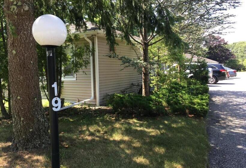 Westhampton Seabreeze Motel