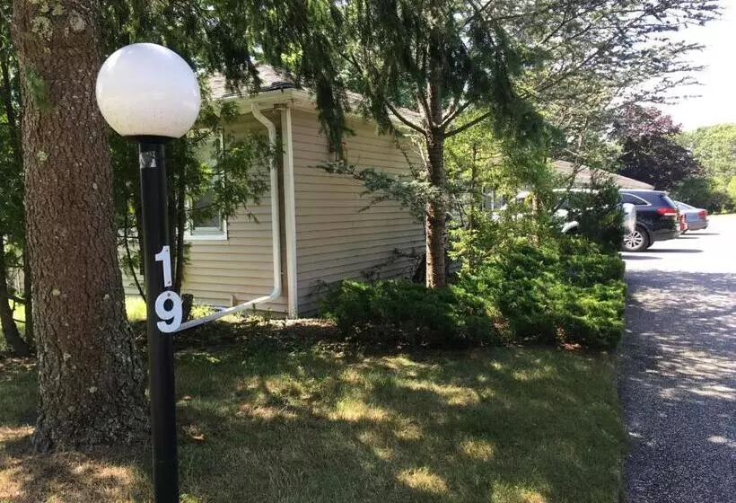 Westhampton Seabreeze Motel