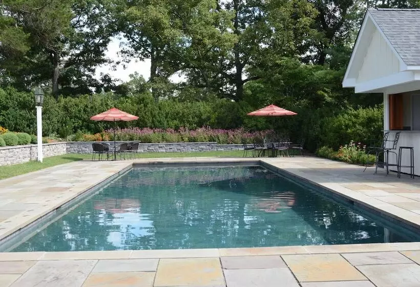 Woodville Bed And Breakfast