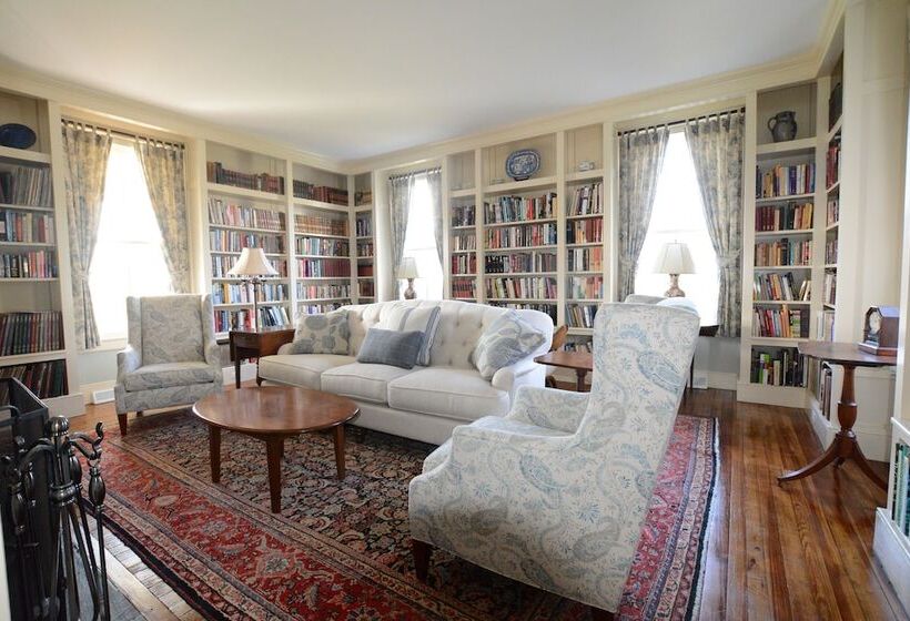 Woodville Bed And Breakfast