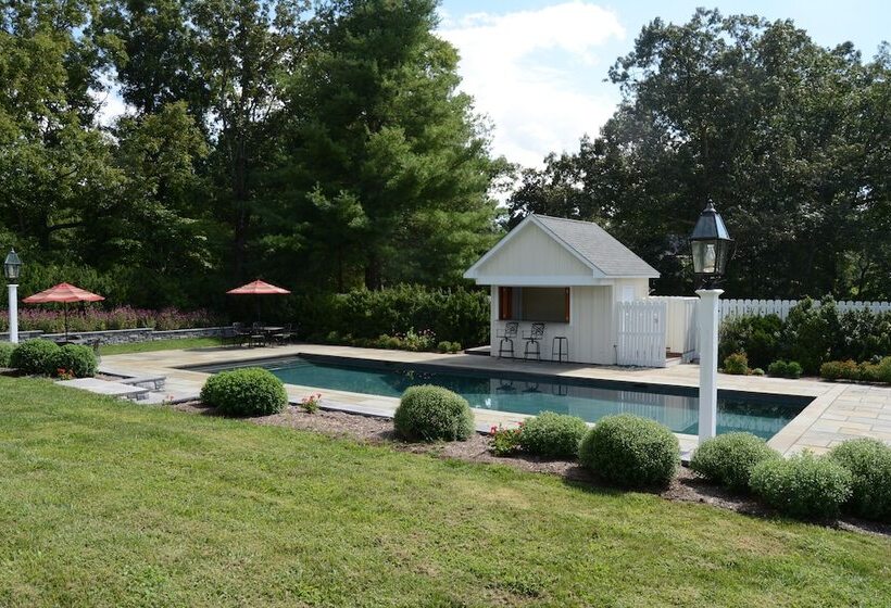 Woodville Bed And Breakfast