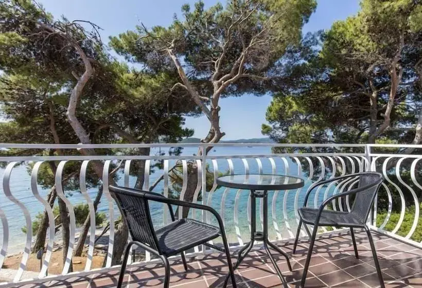 Lomakeskus Bellevue Maradiso Village By Aminess