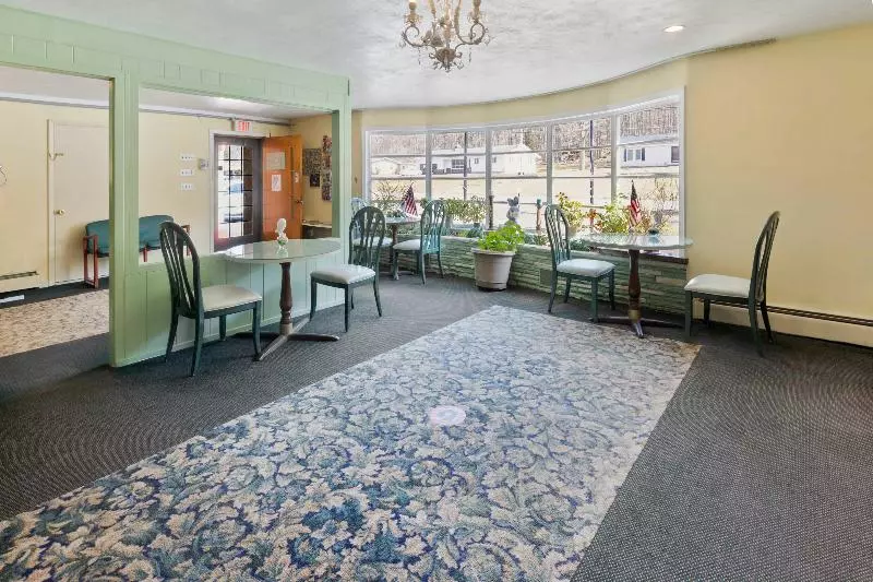 Retkeilymaja Oyo Hotel Buena Vista Delhi