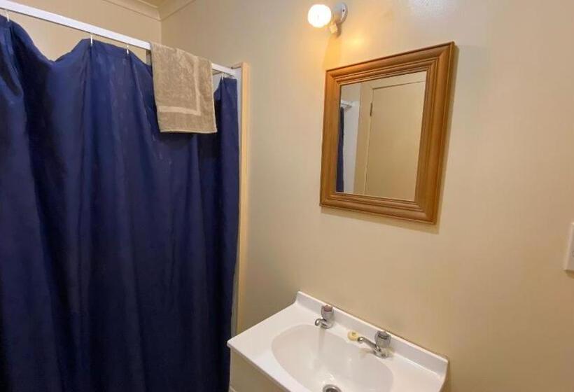 ユースホステル National Park Backpackers