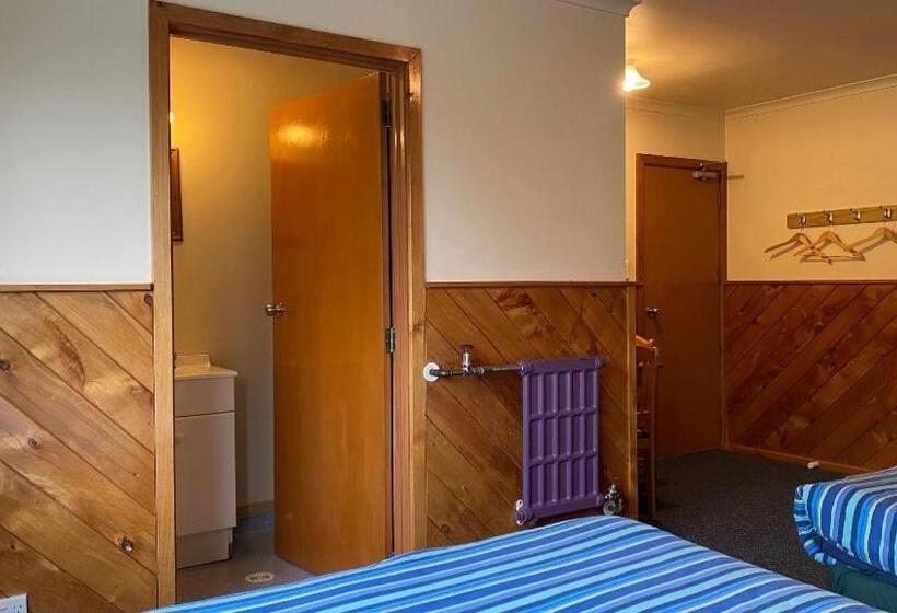 ユースホステル National Park Backpackers