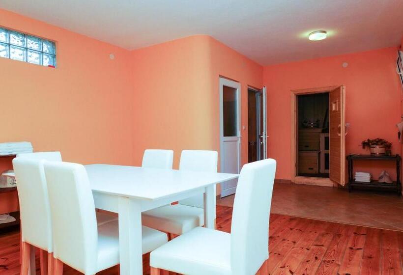 Apart Hotel Apple Cat Montenegro Ko Bijela