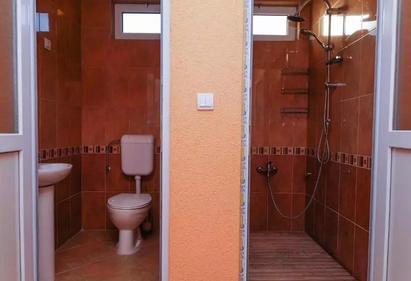 Apart Hotel Apple Cat Montenegro Ko Bijela