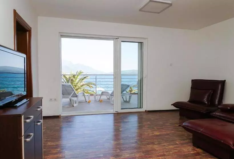 Apart Hotel Apple Cat Montenegro Ko Bijela
