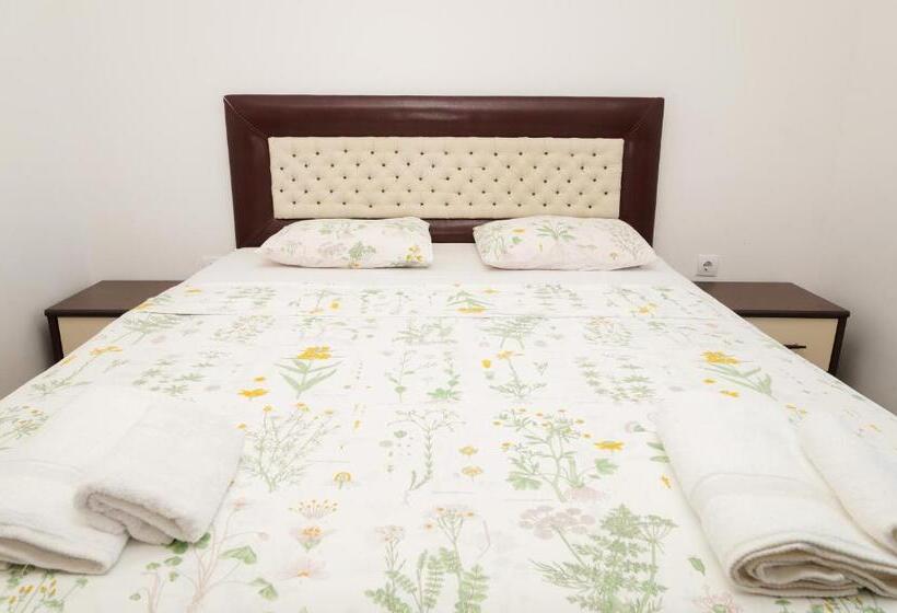 Apart Hotel Apple Cat Montenegro Ko Bijela