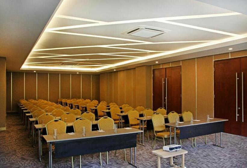 Famvida Hotel Lubuklinggau