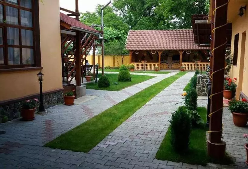 Majatalo Casa Floare De Colt