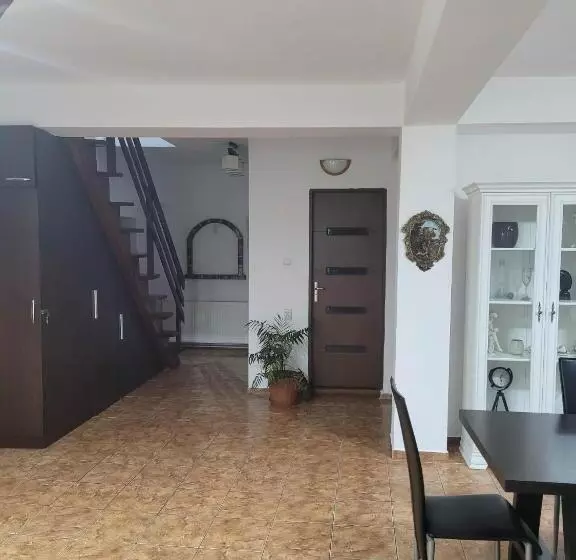 Majatalo Casa Floare De Colt