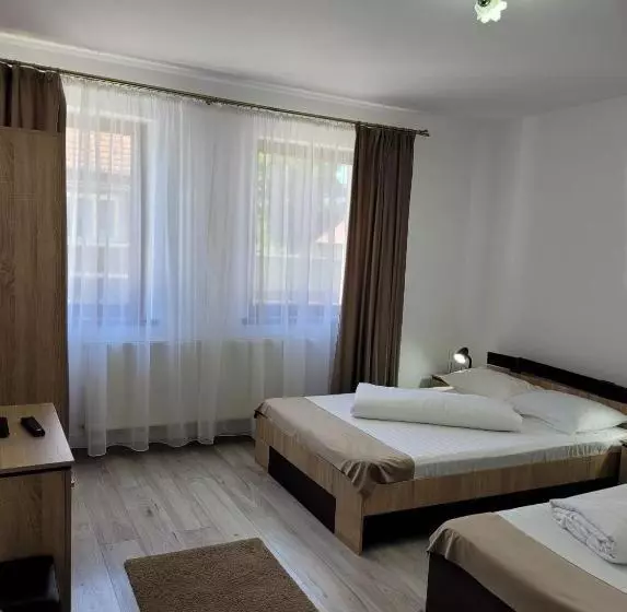 Majatalo Casa Floare De Colt