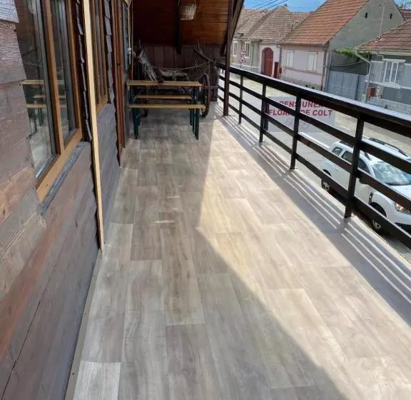 Majatalo Casa Floare De Colt