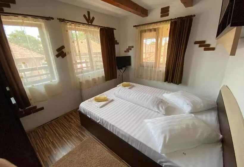 Majatalo Casa Floare De Colt