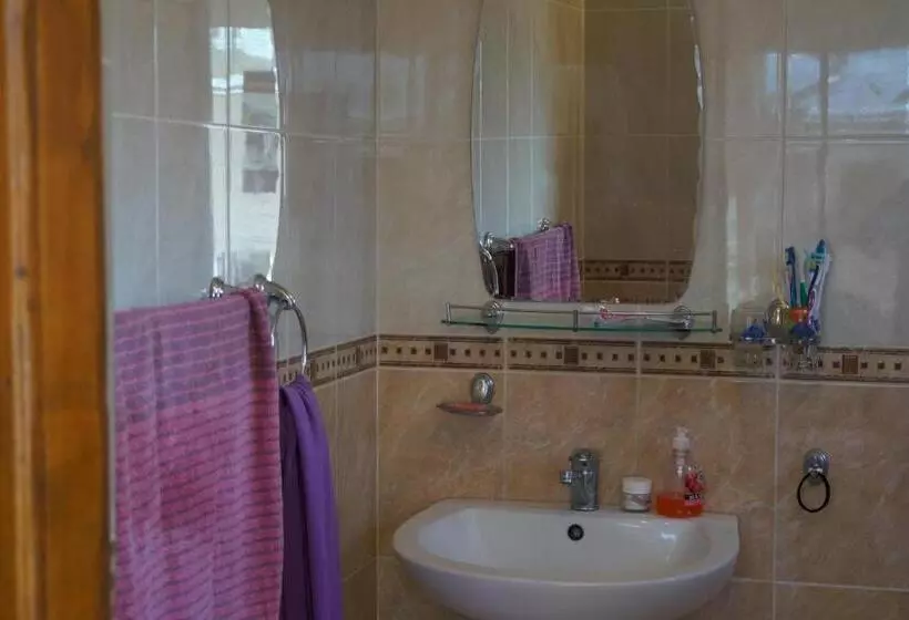 پانسیون Guest House Guljan