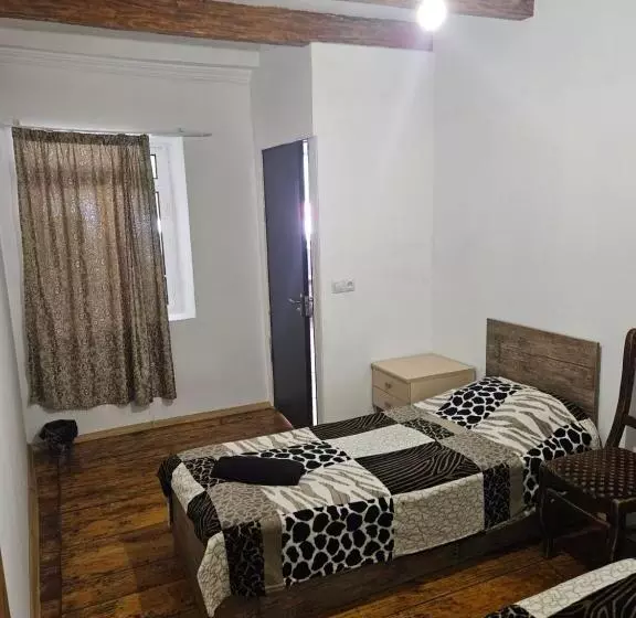 پانسیون Guesthouse Svanuri Sakhli
