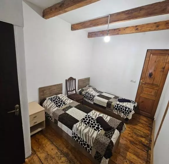 پانسیون Guesthouse Svanuri Sakhli