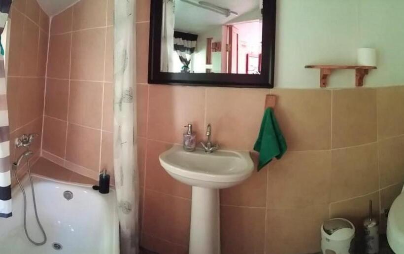 פנסיון La Frontera Bed & Breakfast, Valle Cochamó